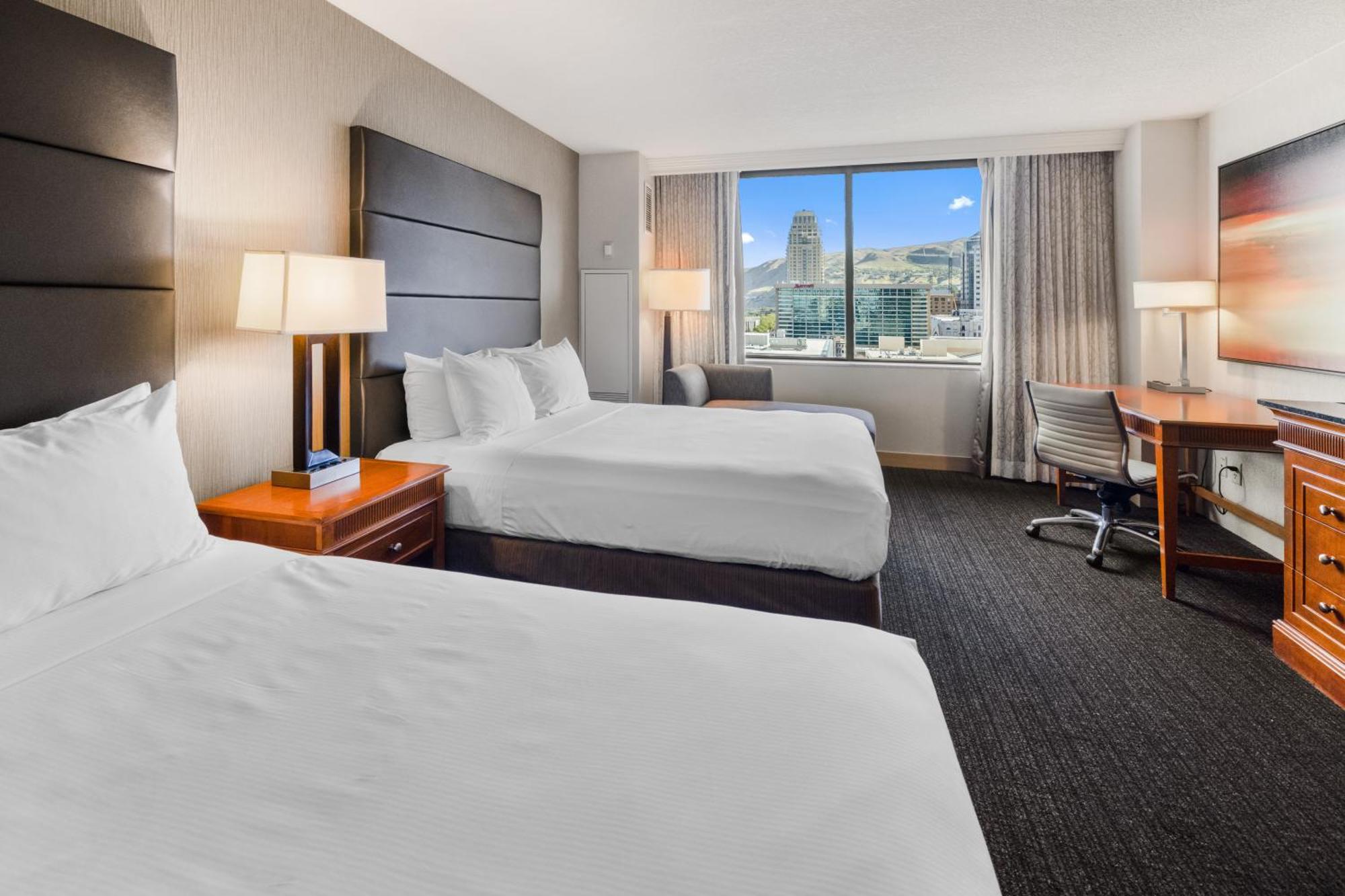 Hilton Salt Center Hotel