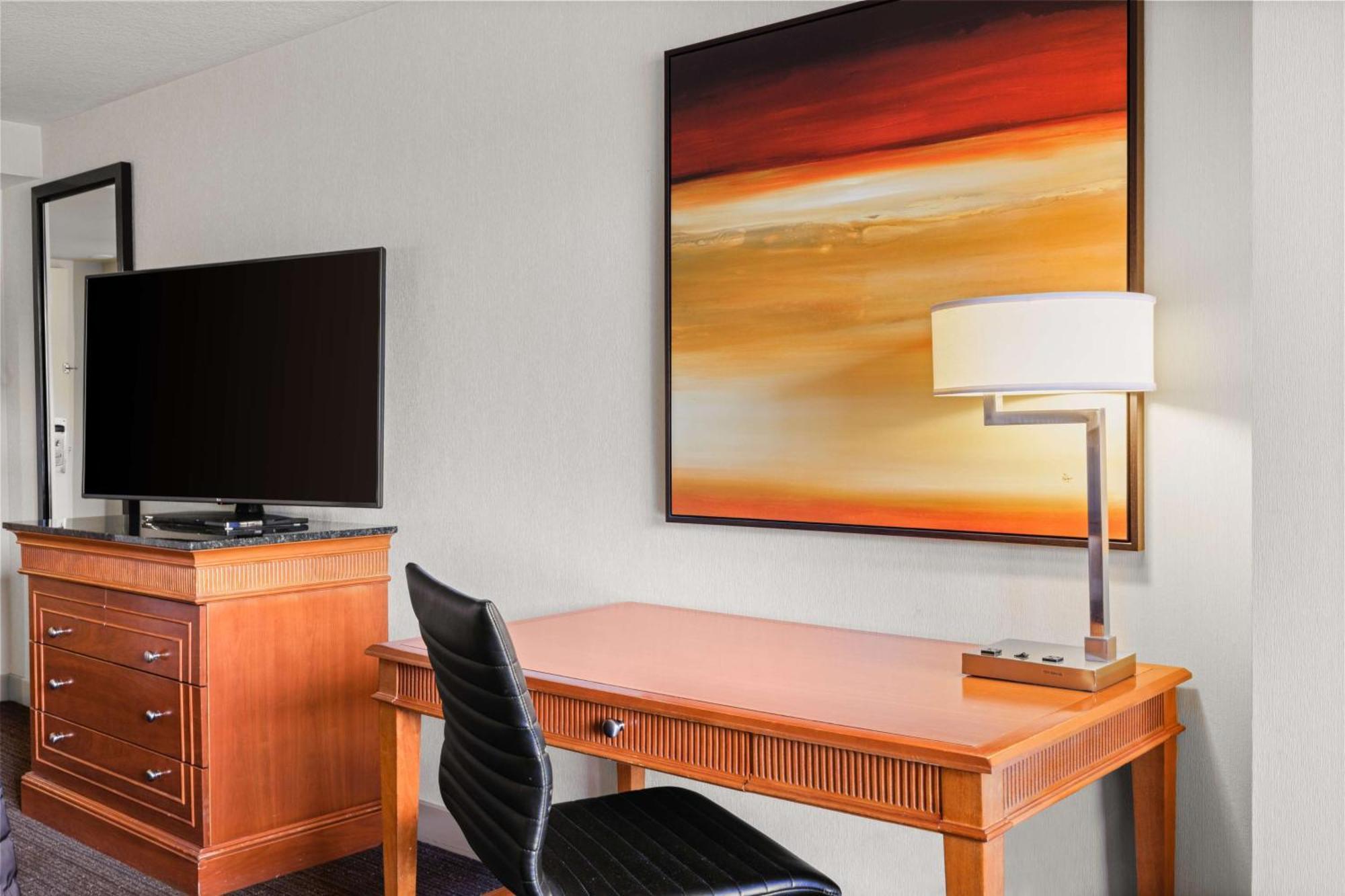 Hotel Hilton Salt Center 4*