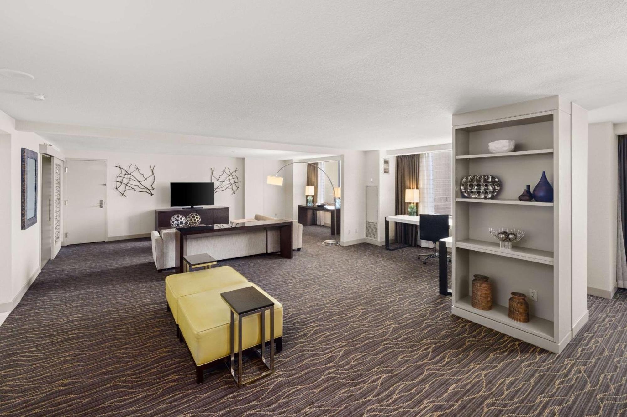 Hilton Salt Center 4*