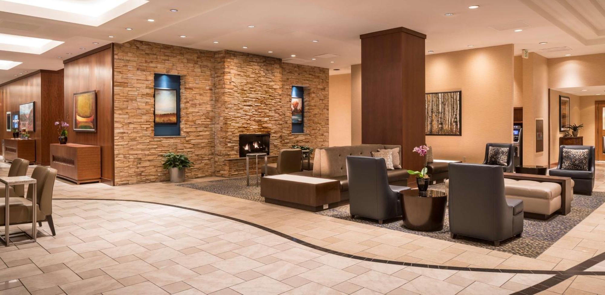 Hilton Salt Center Hotel 4*